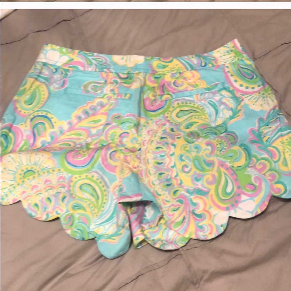 Lilly Pulitzer Buttercup Patterned Shorts - Part 2